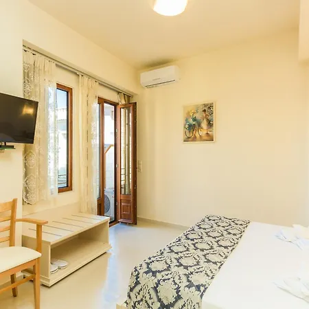 Polyxenia ريثيمنو