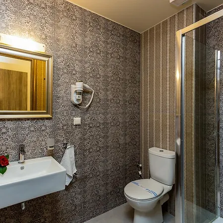 Polyxenia 4* ريثيمنو