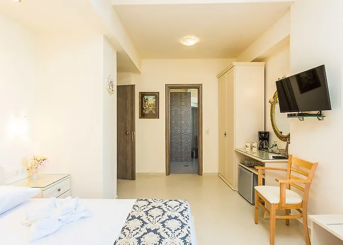 Polyxenia Aparthotel 4*